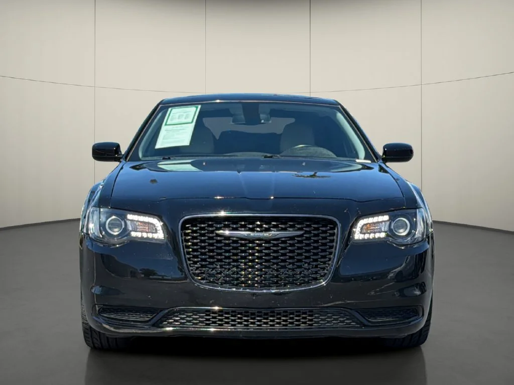 Used 2022 Black Chrysler Touring image 2