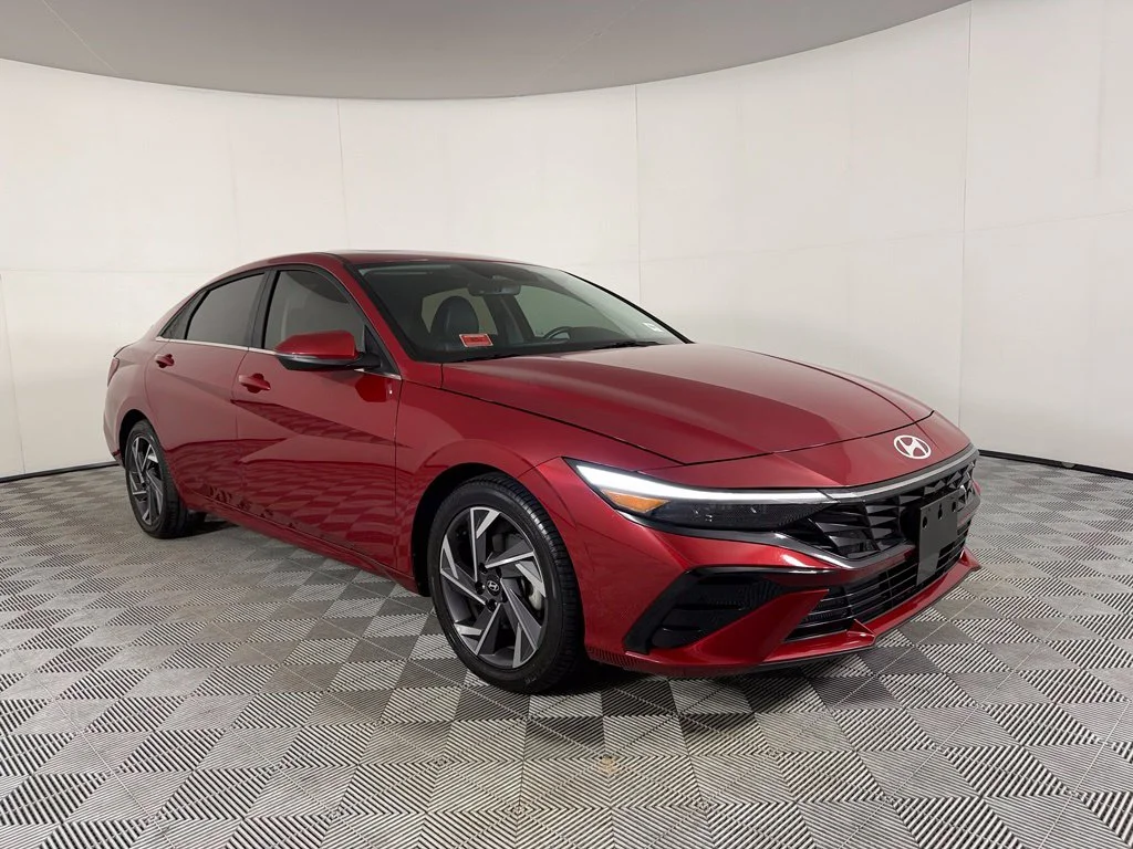 Certified Used 2025 Red Hyundai Limited image 4