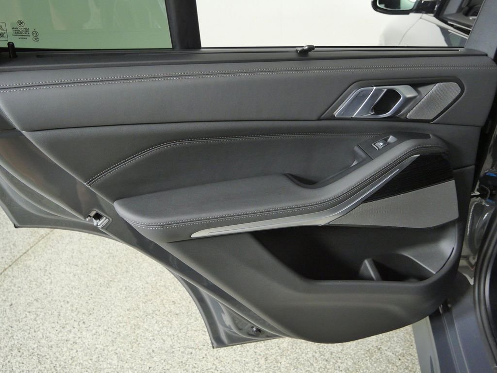 New 2026 Dravit Grey Metallic BMW xDrive40i image 31