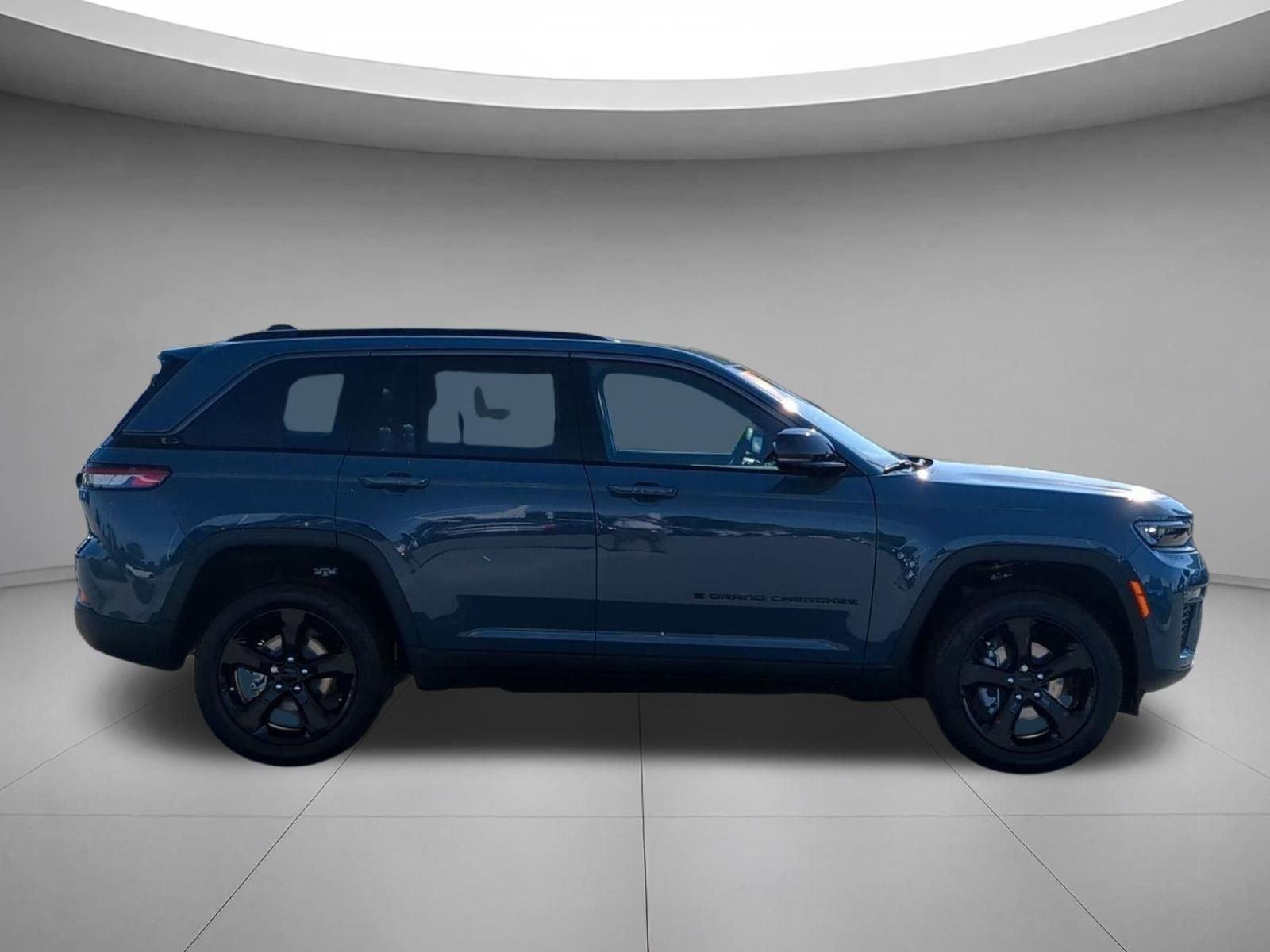 New 2026 Steel Blue Exterior Paint Jeep Limited image 6