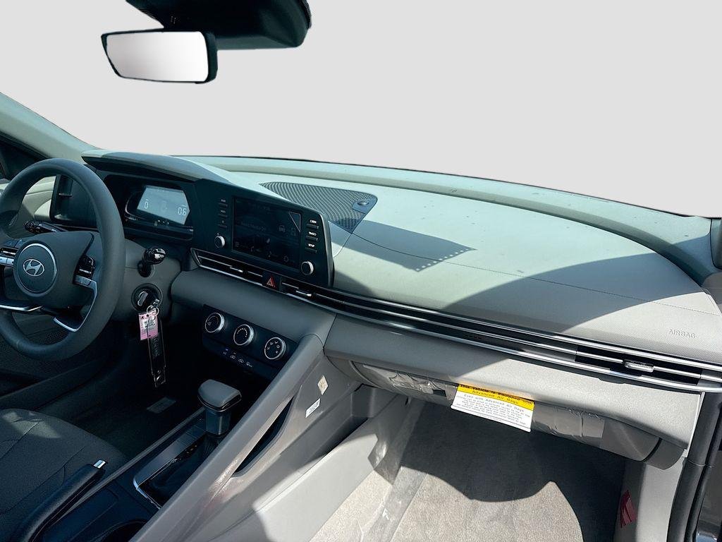 New 2026 Amazon Gray Hyundai SE image 21