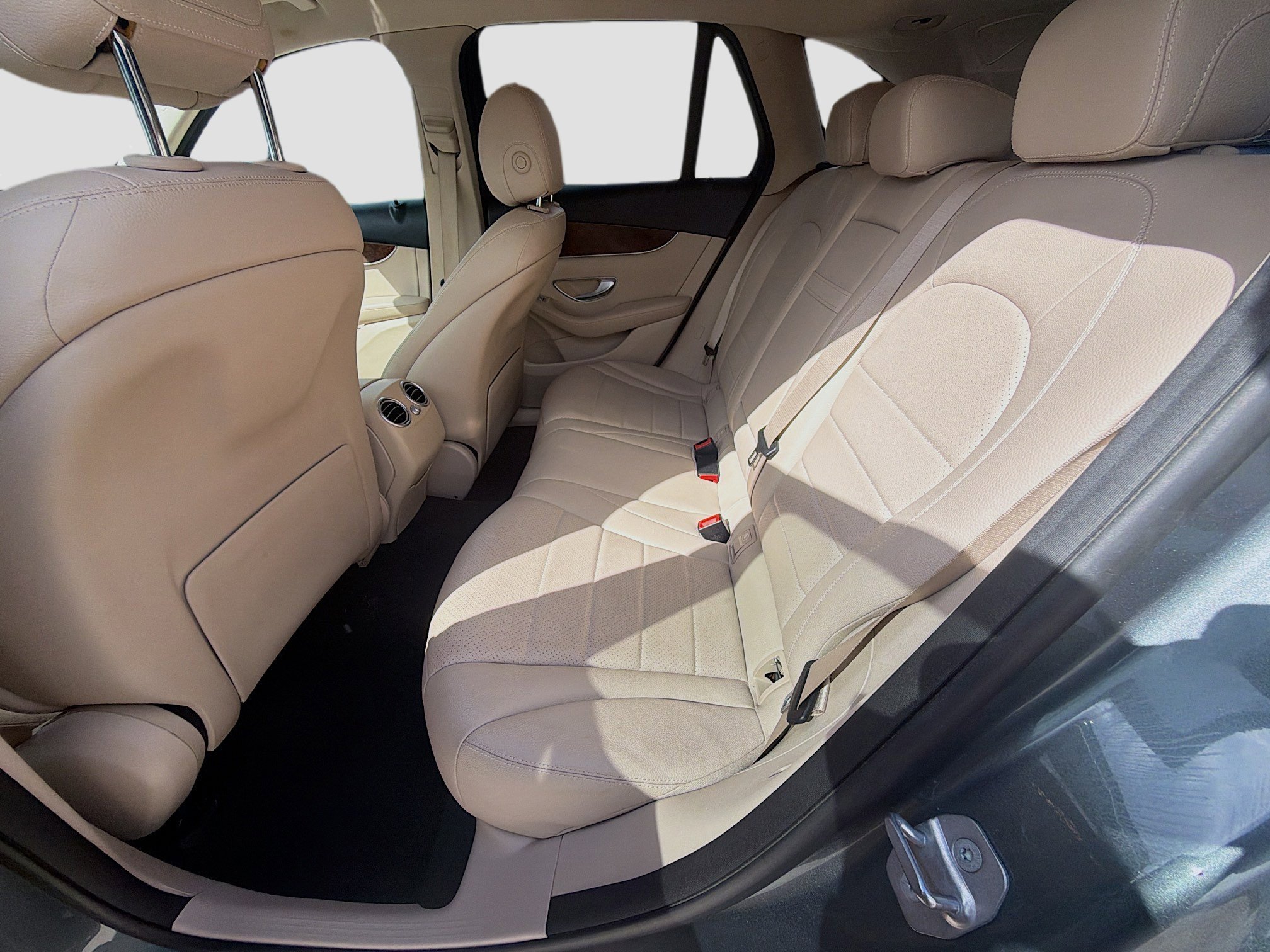 Used 2019 Selenite Gray Metallic Mercedes-Benz GLC 300 image 21