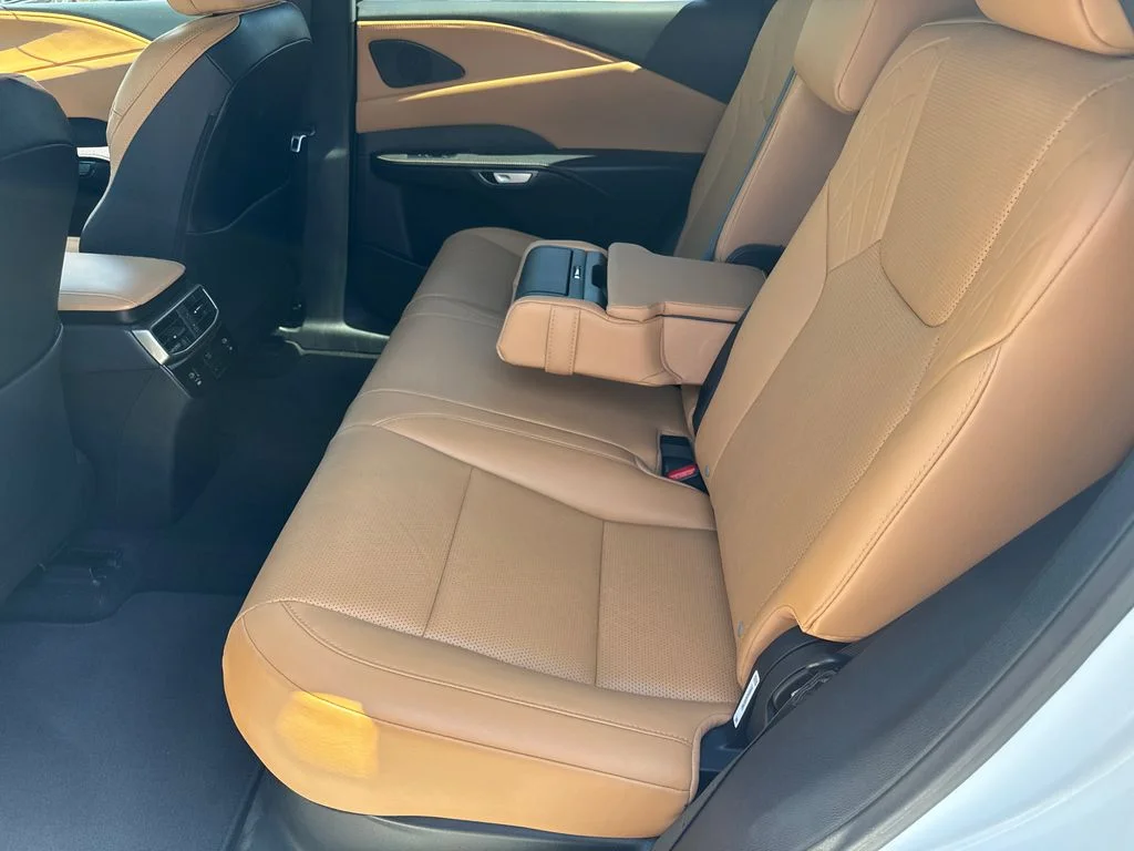 Used 2024 White Lexus 350 Premium Plus image 17