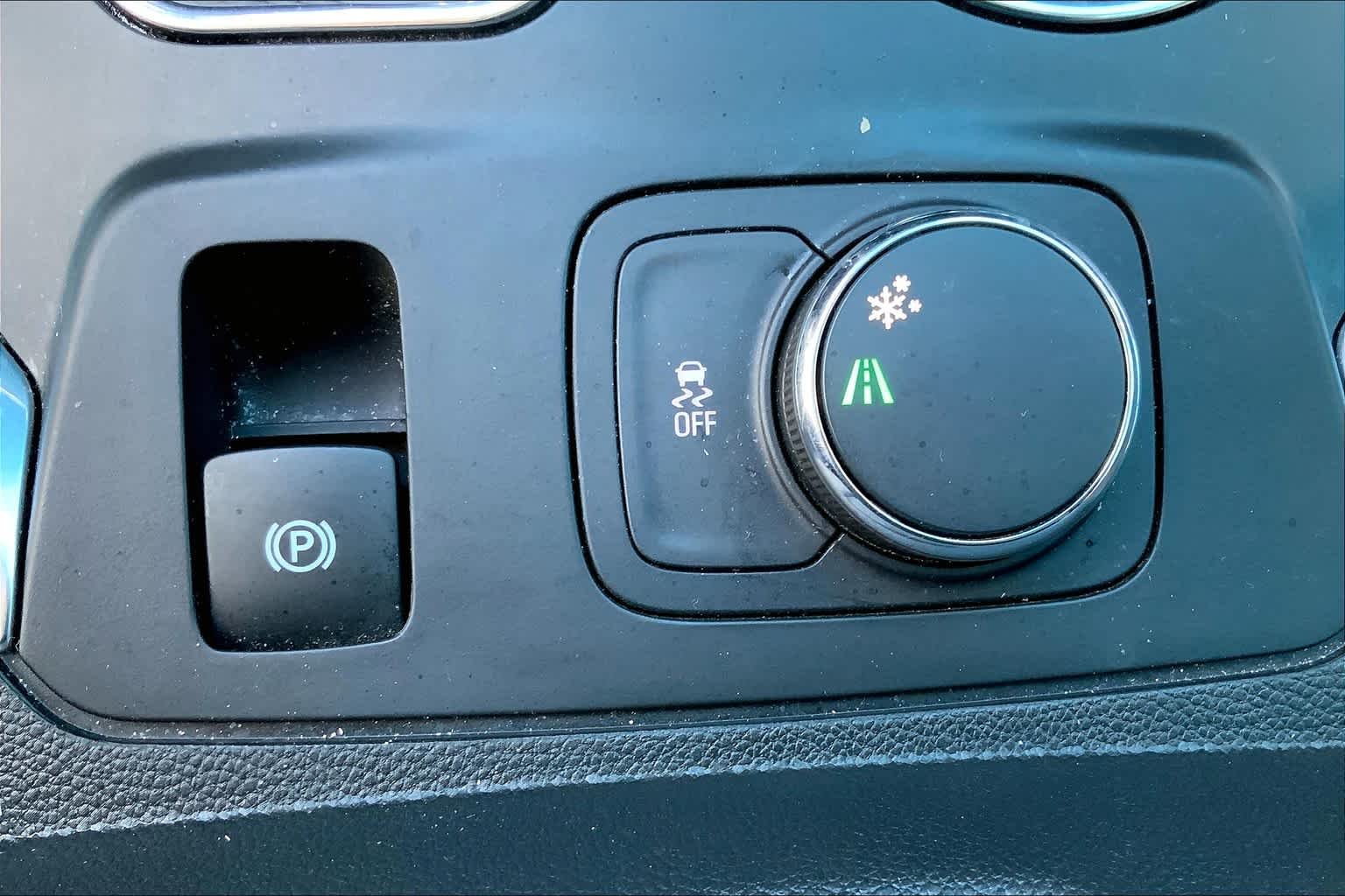 Used 2019 MOSAIC BLACK METALLIC Chevrolet LT Cloth image 33