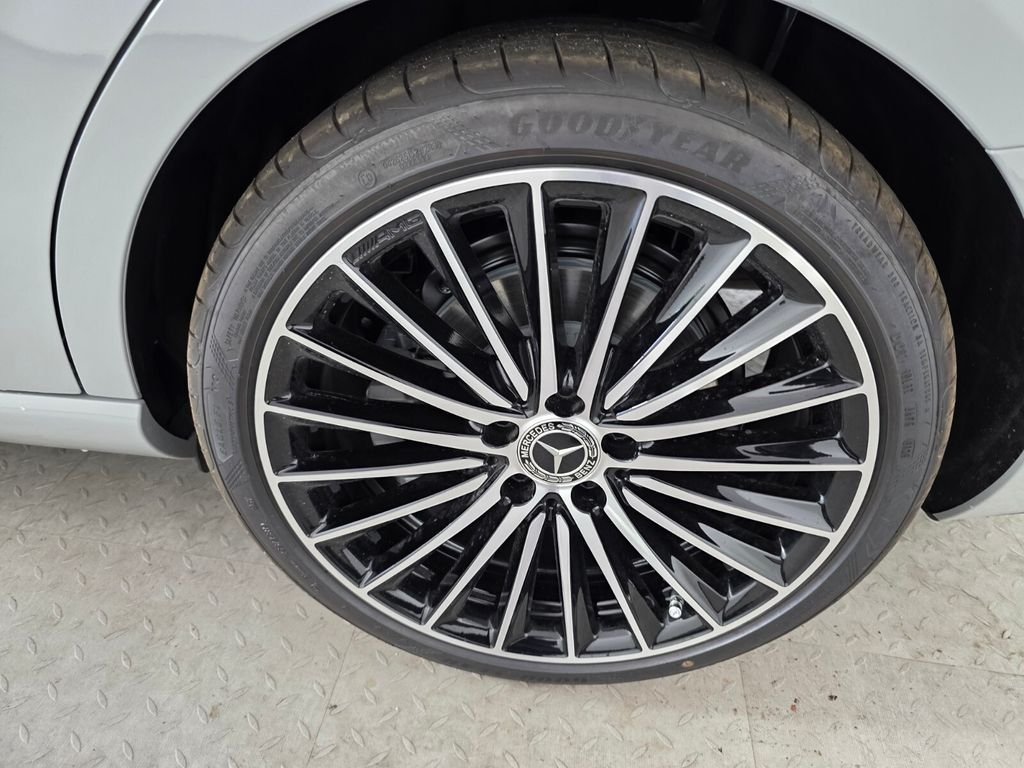 New 2026 MANUFAKTUR Alpine Grey Mercedes-Benz C 300 image 12