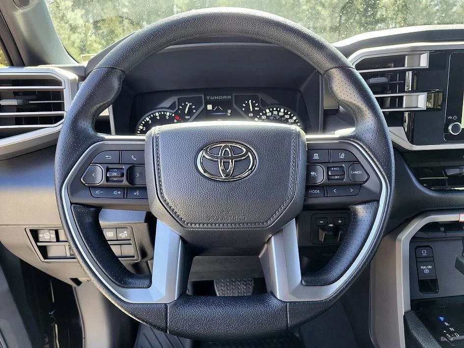 2025 Toyota Tundra SR5 - Photo 25