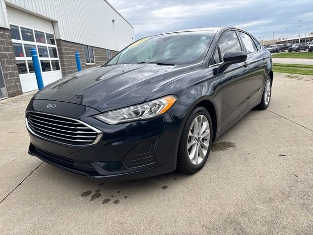 Used 2020 Black Ford SE image 3
