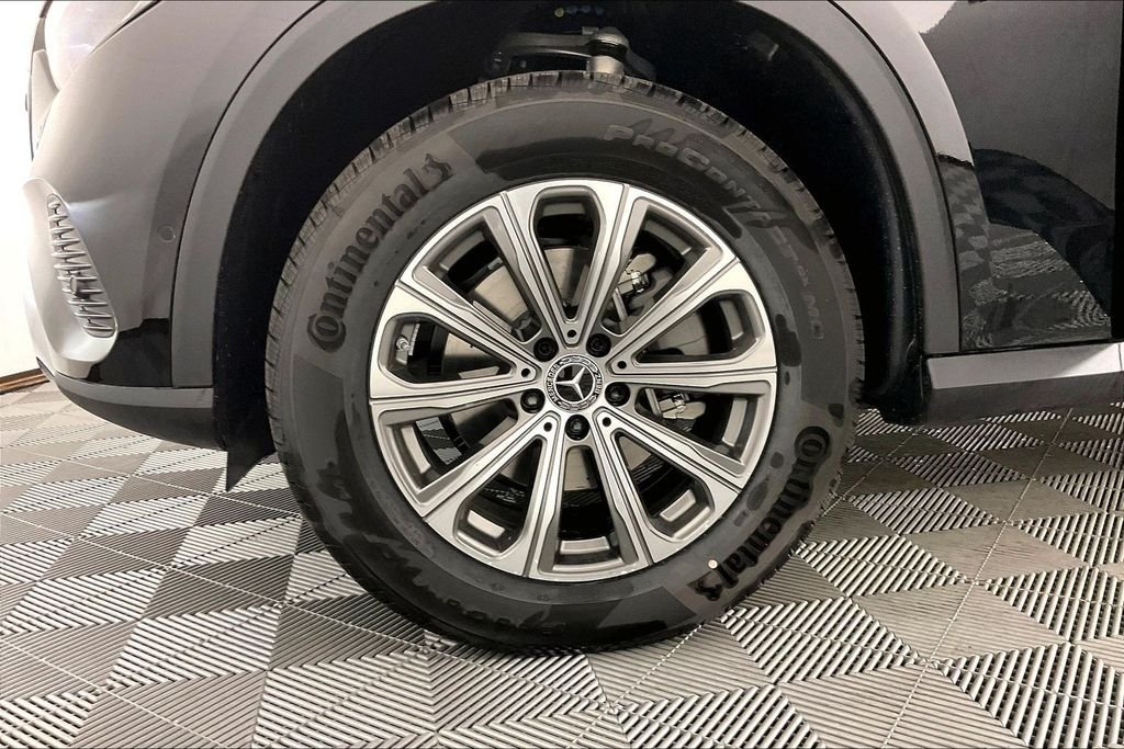 New 2026 Black Mercedes-Benz GLC 300 image 11