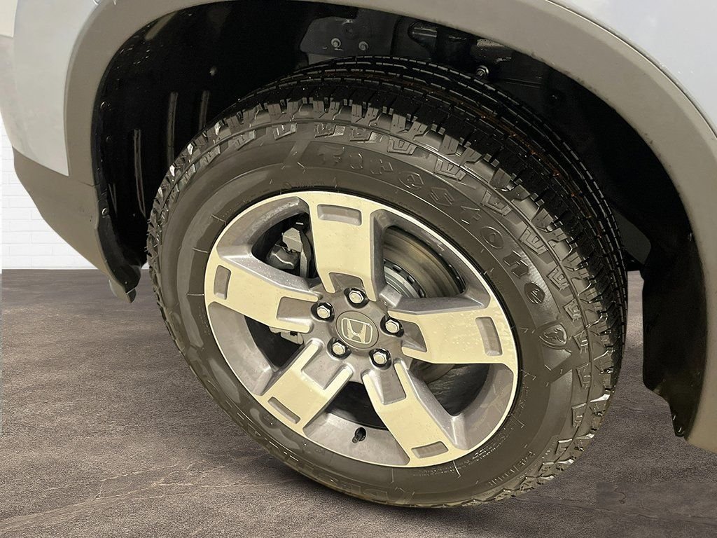 New 2026 Sonic Gray Pearl Honda RTL image 12