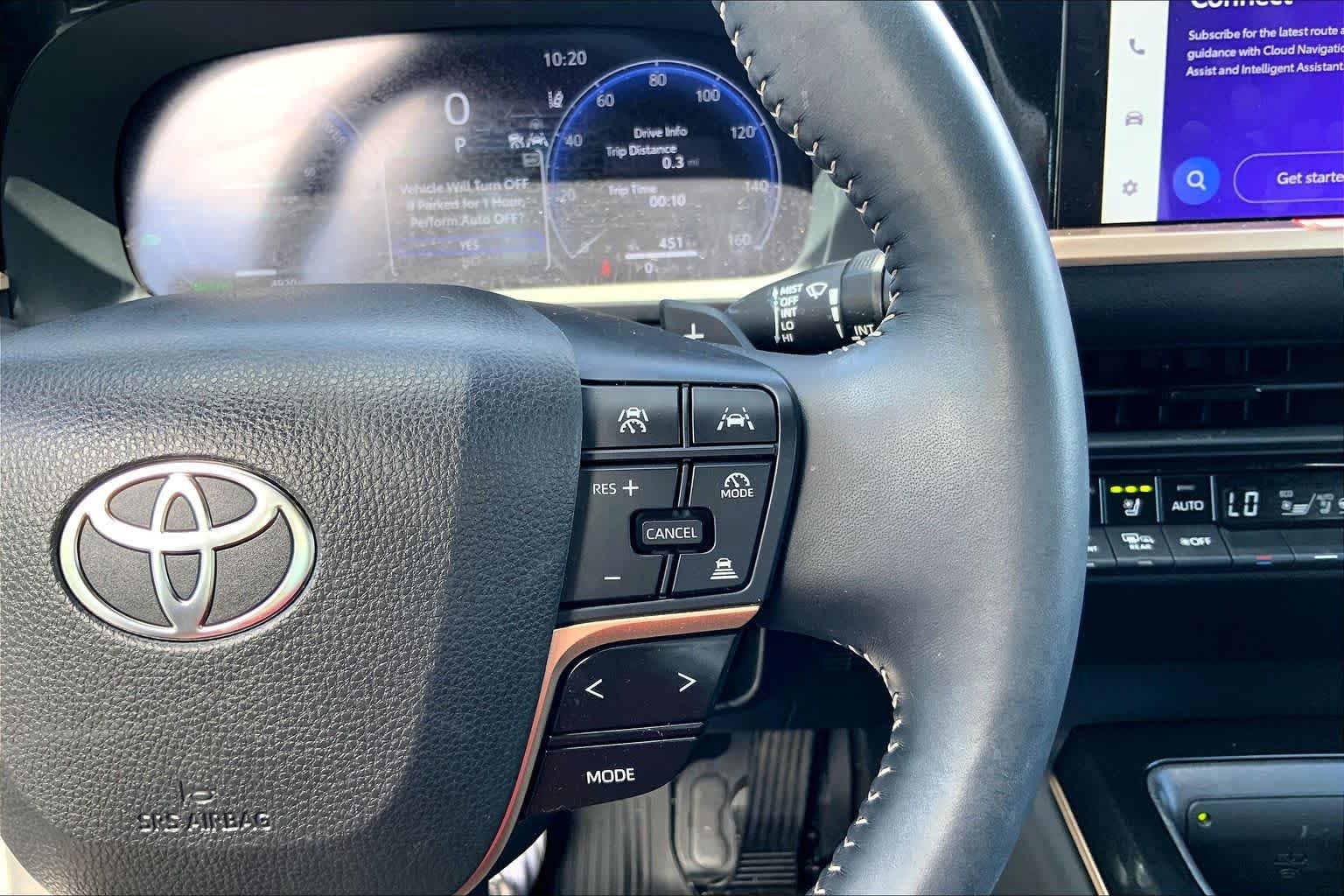 Used 2025 Oxygen White Toyota XLE image 24