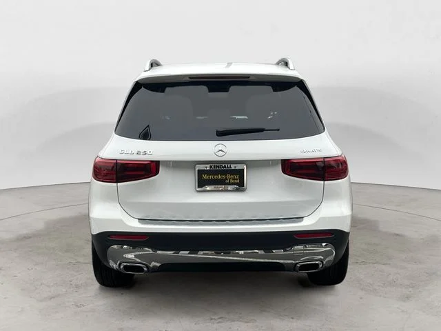 Used 2026  Mercedes-Benz GLB 250 image 4