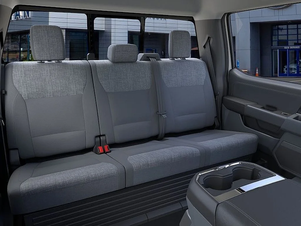 New 2026 Oxford White Ford F-250® XLT image 11