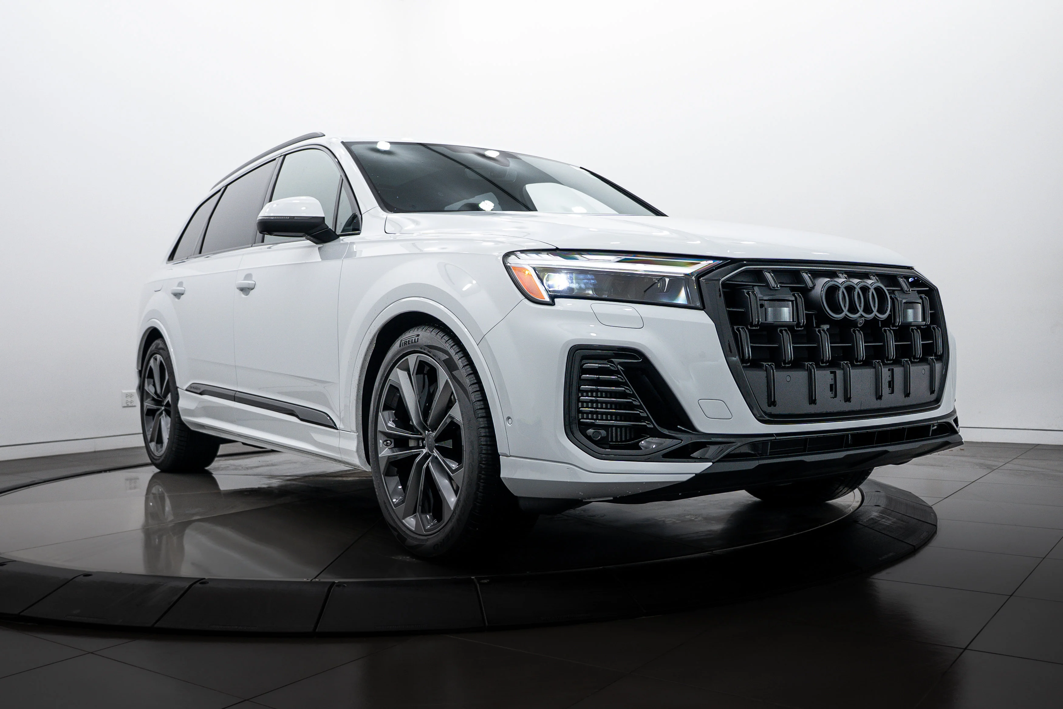 2026 Audi Q7 55 Premium Plus quattro Tiptronic's photo