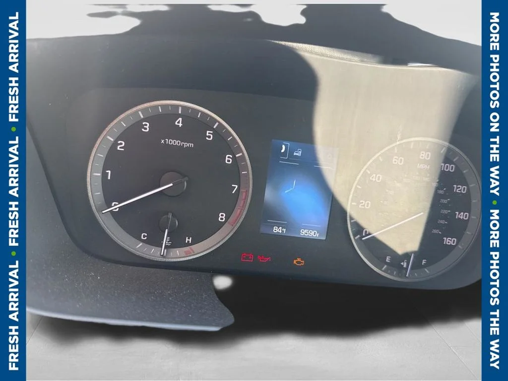 Used 2017 Black Hyundai SE image 1