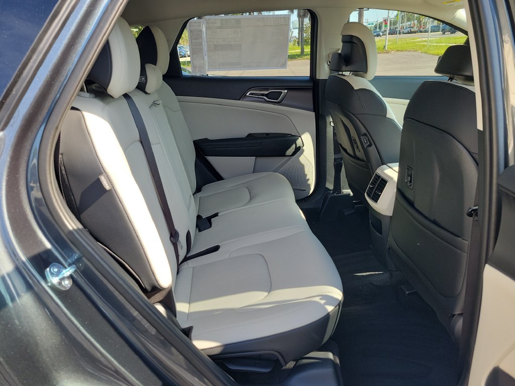 New 2026 Gravity Gray Kia EX image 12