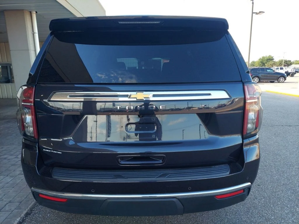 Used 2023 Gray Chevrolet Commercial Flee image 6