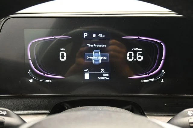 Used 2023 Green Kia X-Line image 28
