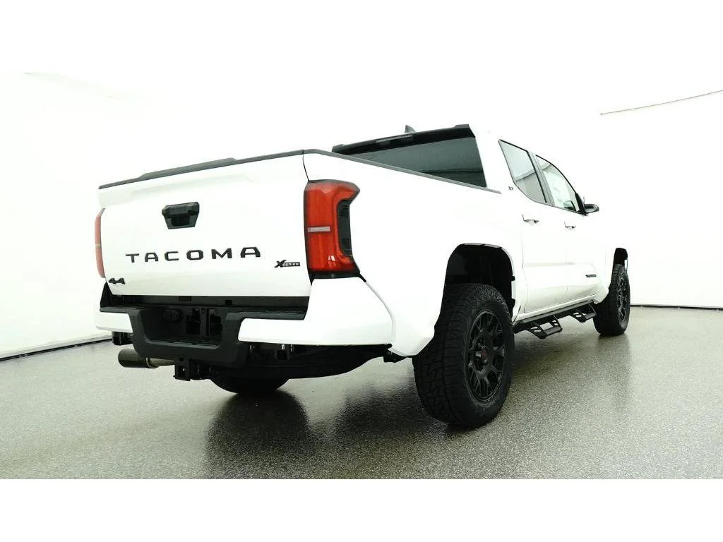 New 2026 Ice Cap Toyota SR5 image 24