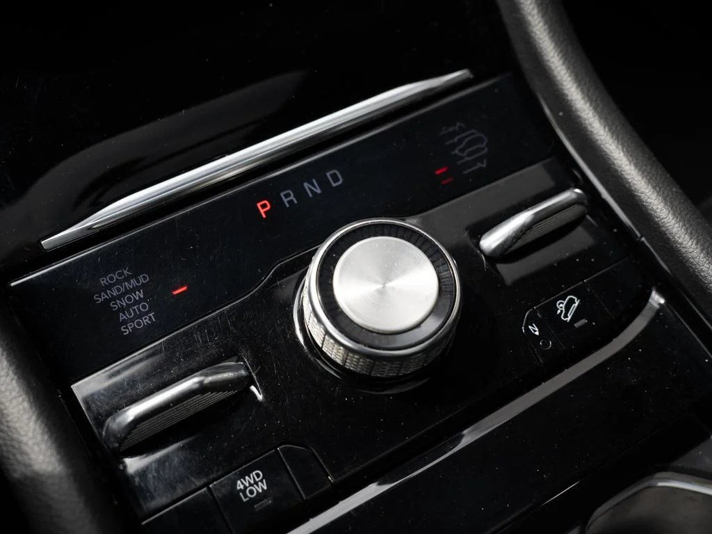 Used 2022 Silver Jeep Overland image 27