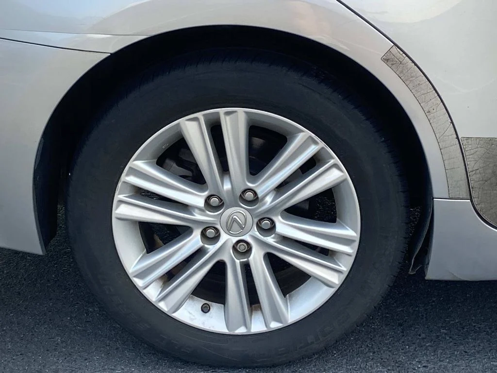 Used 2013 Silver Lexus 350 image 8