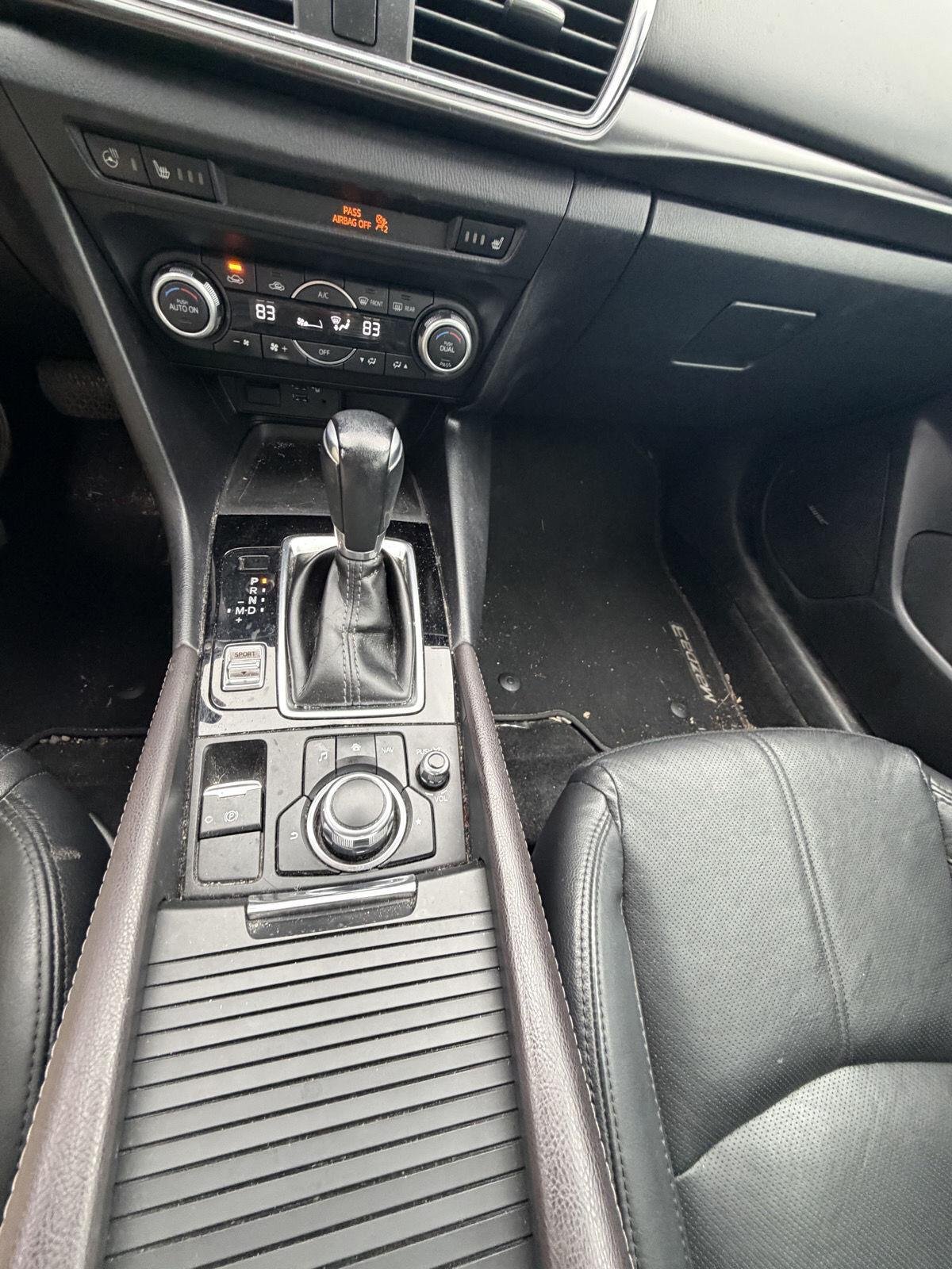 Used 2018 Machine Gray Metallic Mazda Grand Touring image 19