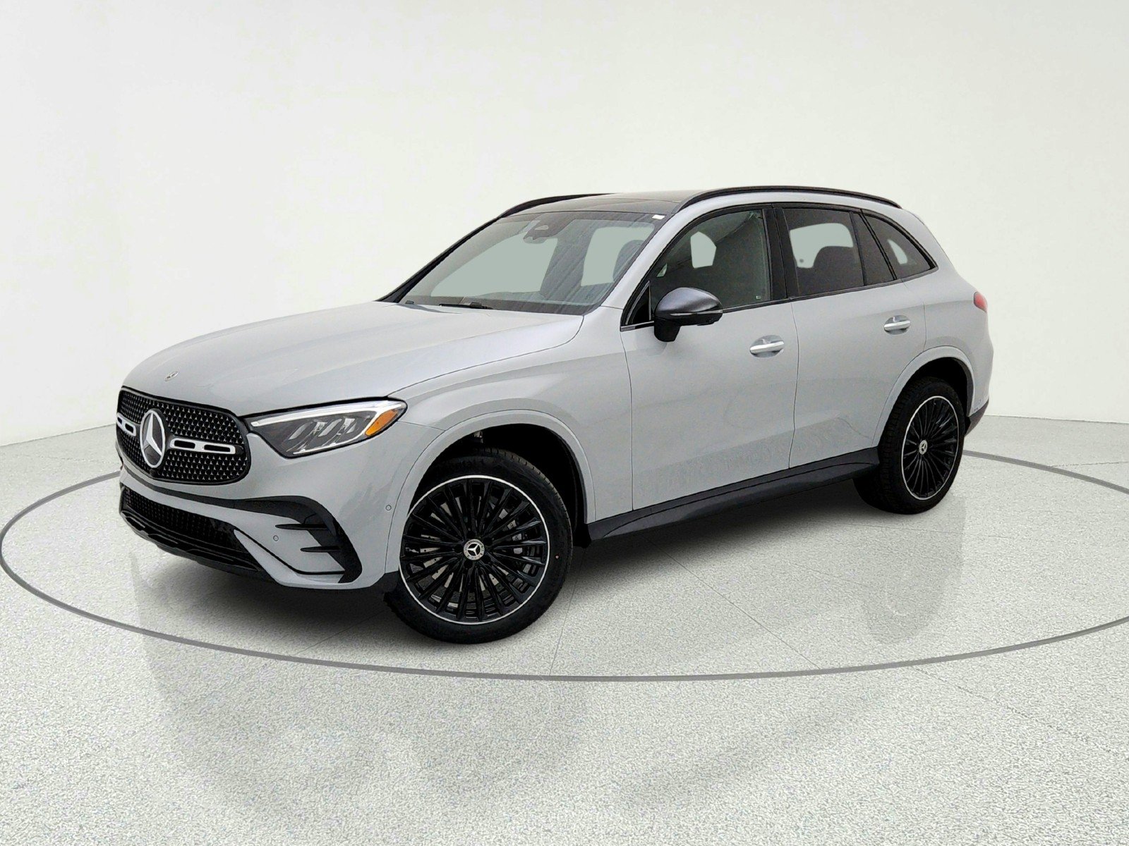 2026 Mercedes-Benz GLC GLC 300's photo