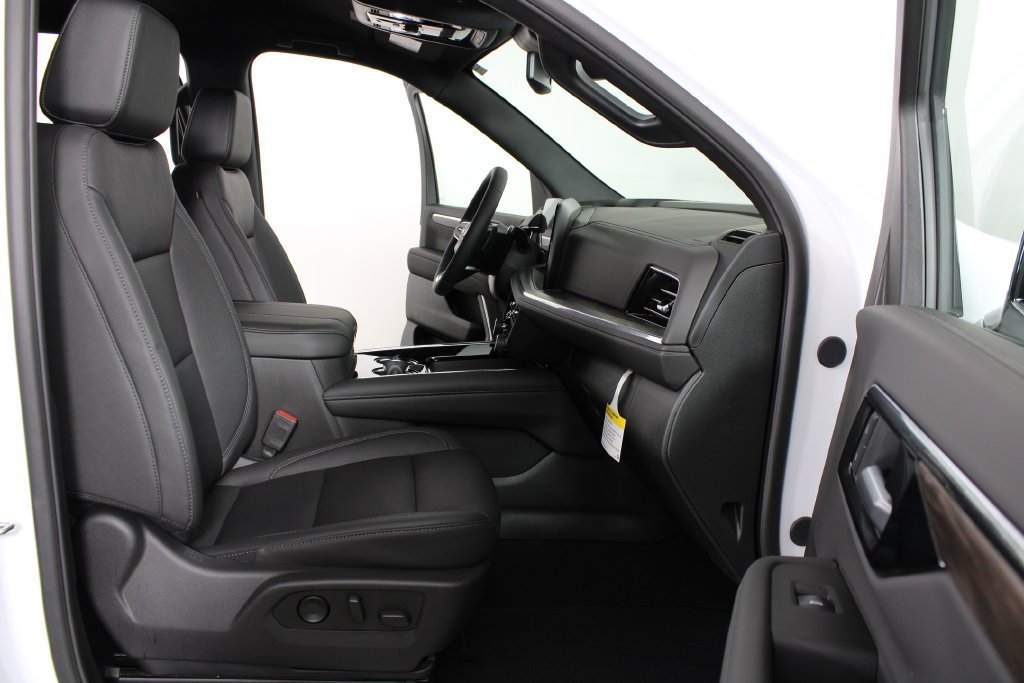 2027 Chevrolet Suburban LT - Photo 19