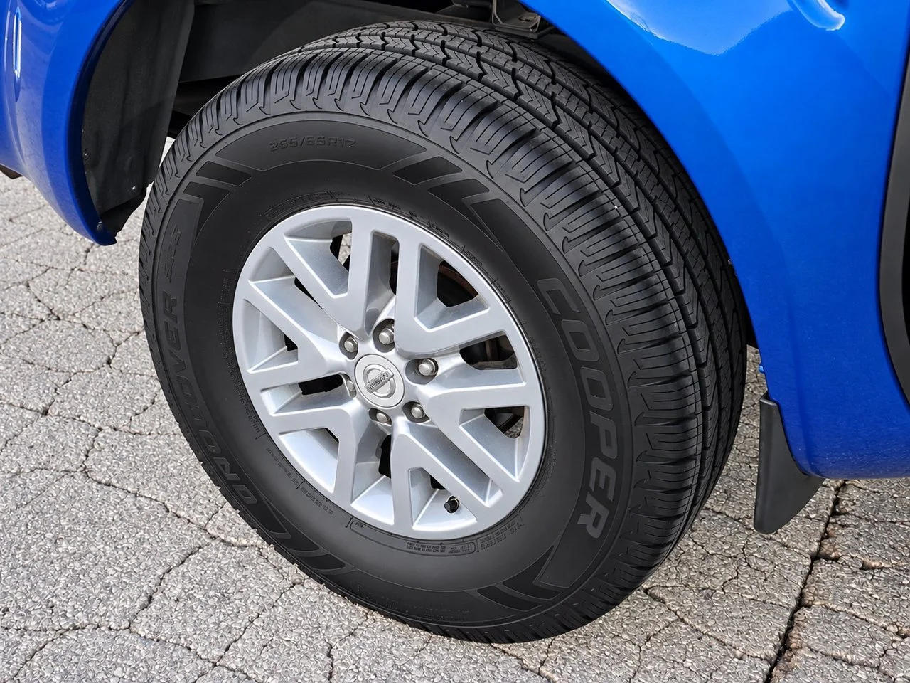 Used 2015 Metallic Blue Nissan S image 11