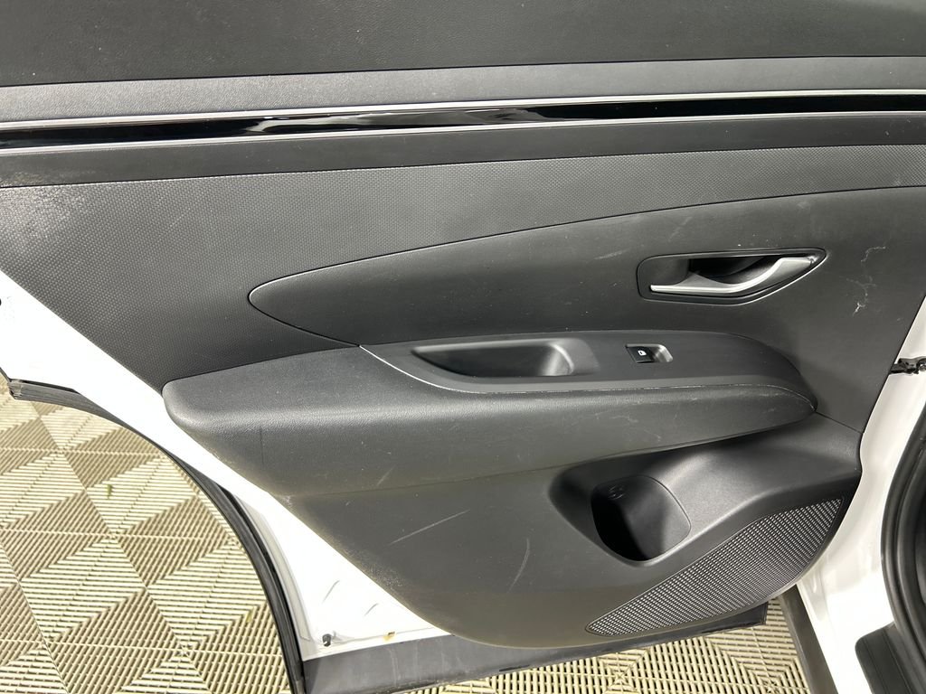 Used 2024 White Hyundai SEL image 16