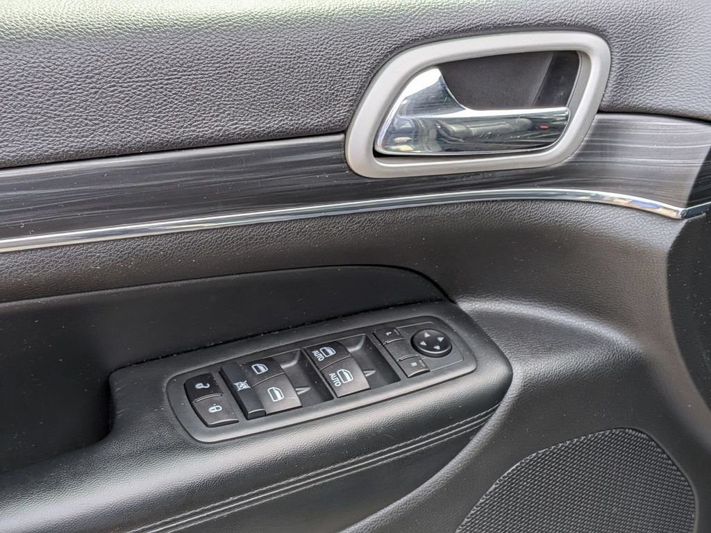 Used 2021 Blue Jeep Limited image 12