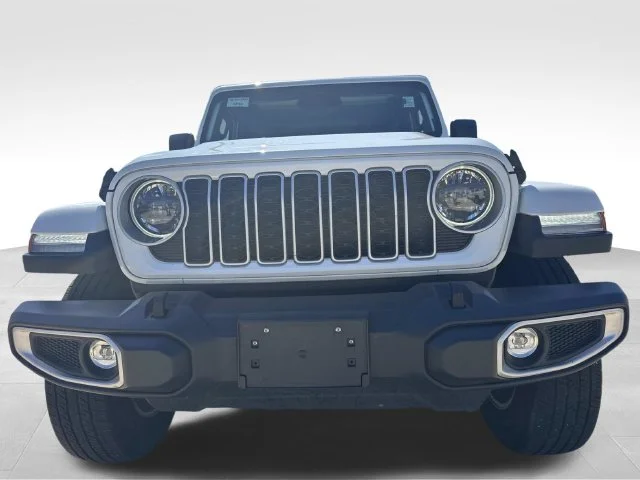 Used 2026 White Jeep Sahara image 3