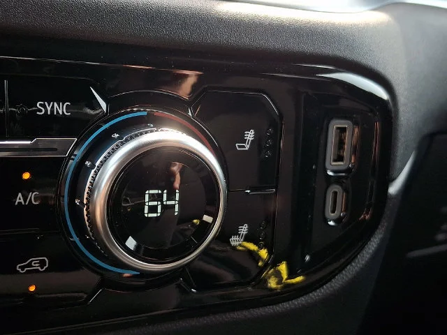 New 2026 Onyx Black GMC Elevation image 22