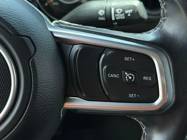 Used 2021 White Jeep Unlimited Sahara image 27
