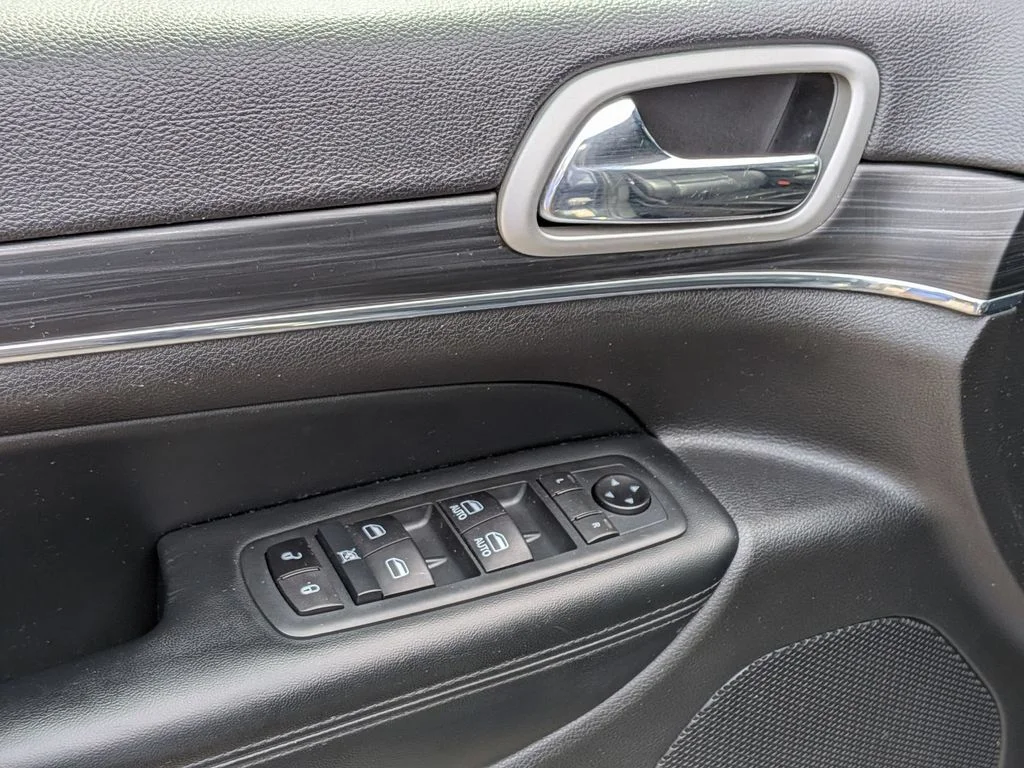 Used 2021 Blue Jeep Limited image 12