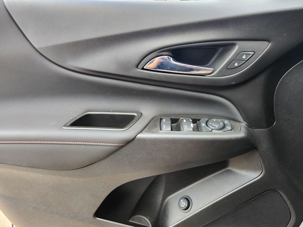 Used 2022 Iridescent Pearl Tricoat Chevrolet RS image 24