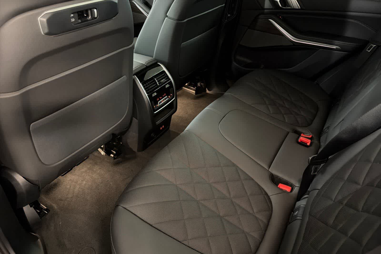 New 2026 Black Sapphire Metallic BMW xDrive40i image 4
