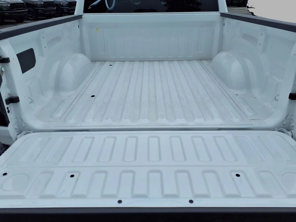New 2026 Bright White Clear-Coat Exterior Paint RAM Tradesman image 25