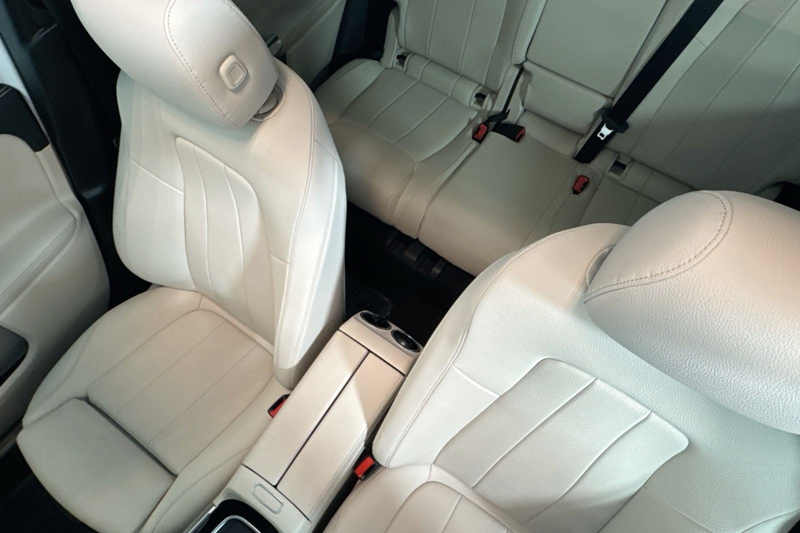 Certified Used 2026 Polar White Mercedes-Benz GLB 250 4MATIC® SUV image 20