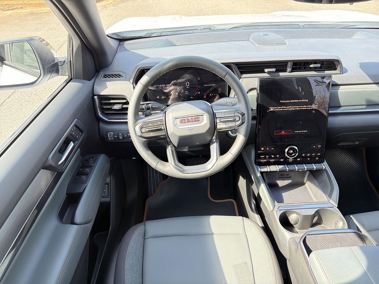 Used 2026 Summit White GMC AT4 image 10
