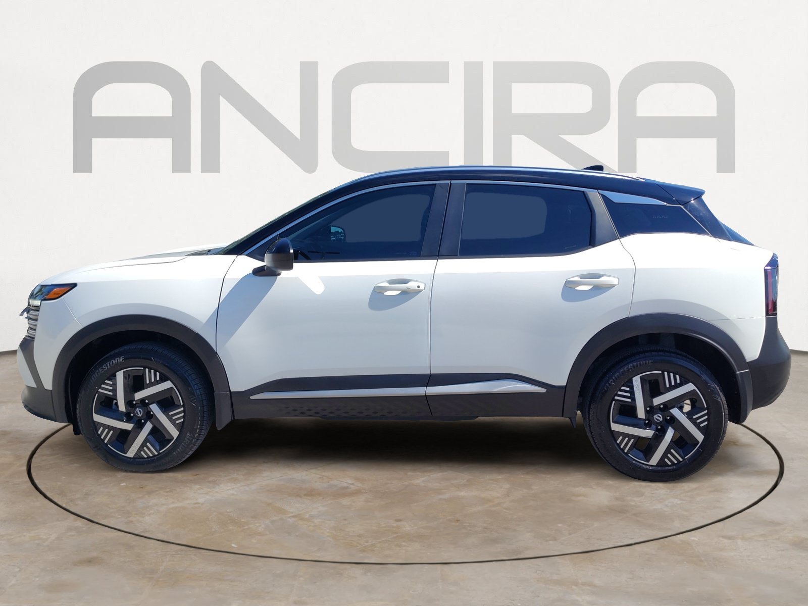 Certified Used 2026 Aspen White Tricoat/Super Black Nissan SV image 8