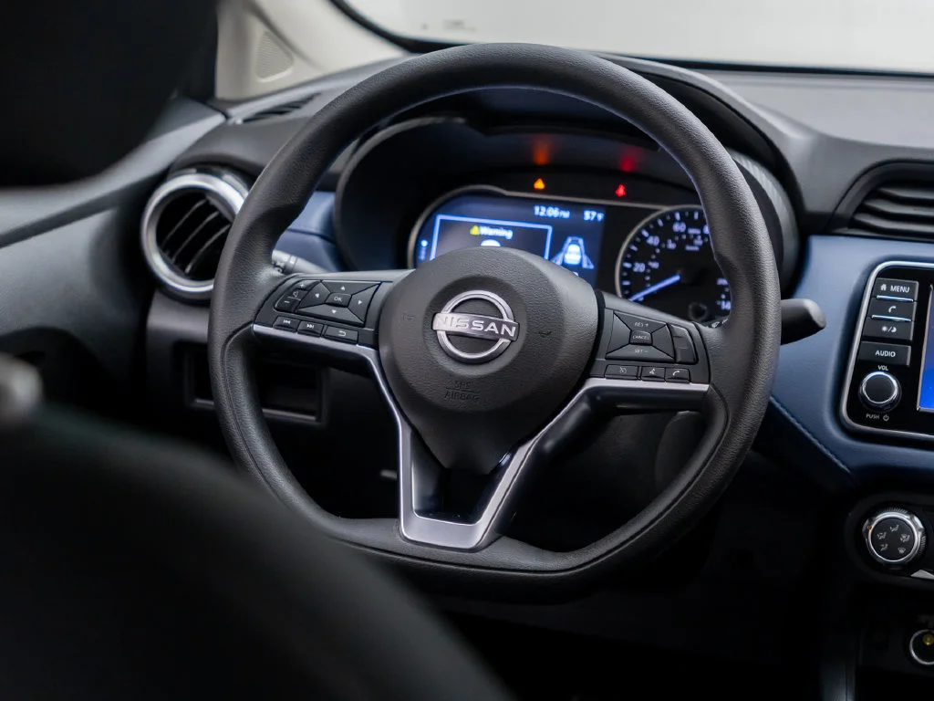 Used 2025 White Nissan 1.6 SV image 13