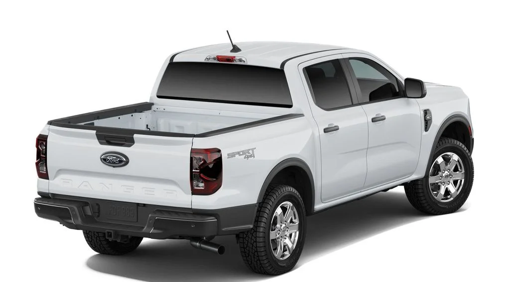 New 2026 Oxford White Ford XLT image 3