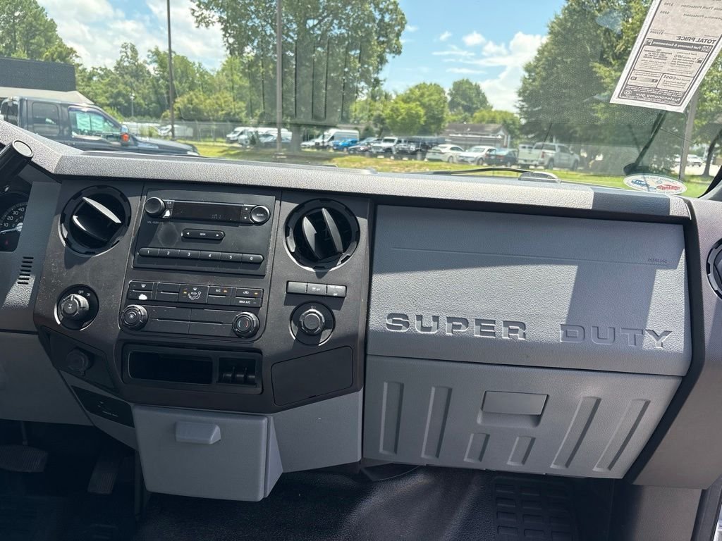 Used 2016 White Ford XL image 10