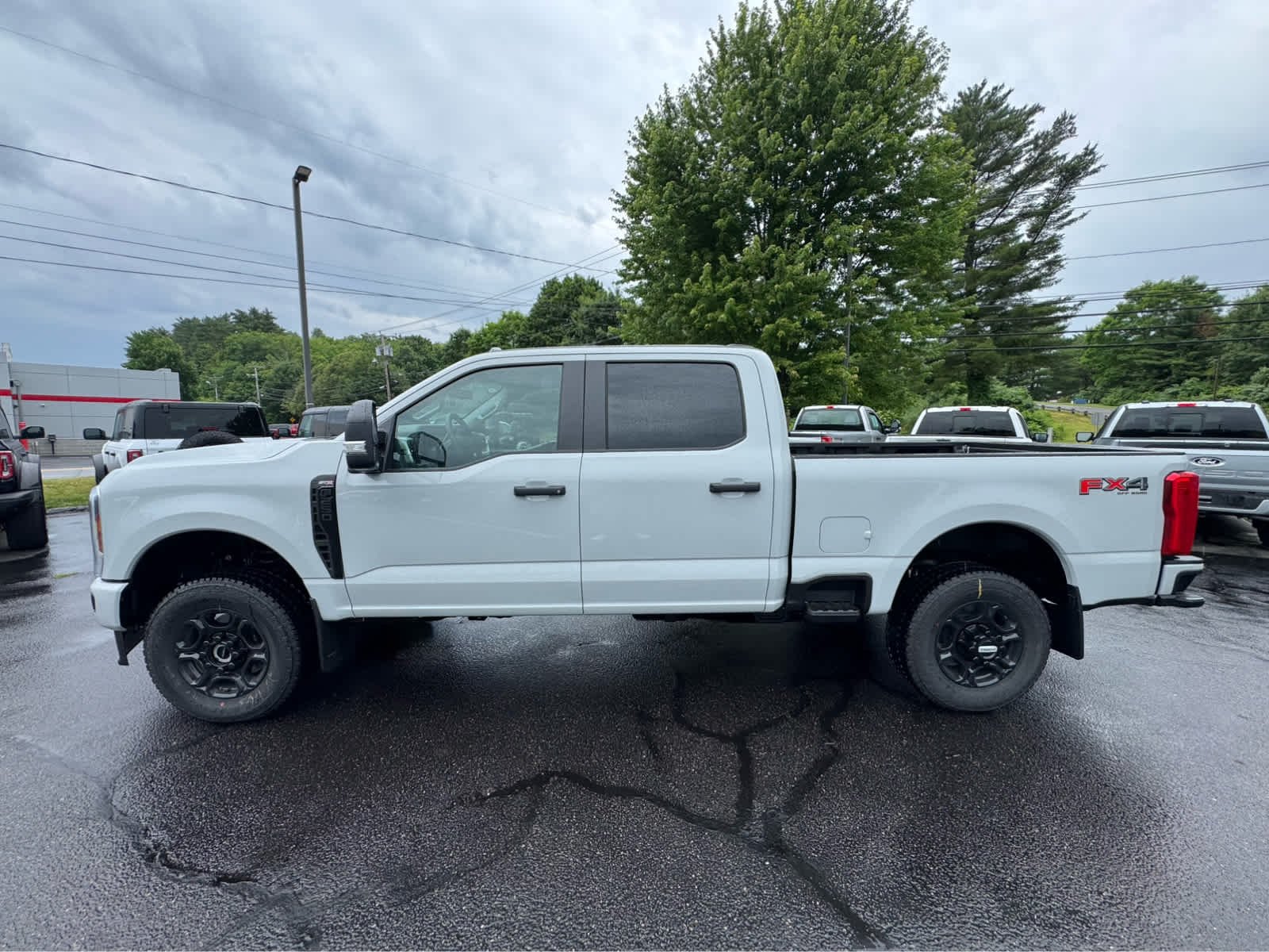 New 2026 Avalanche Ford XL image 2
