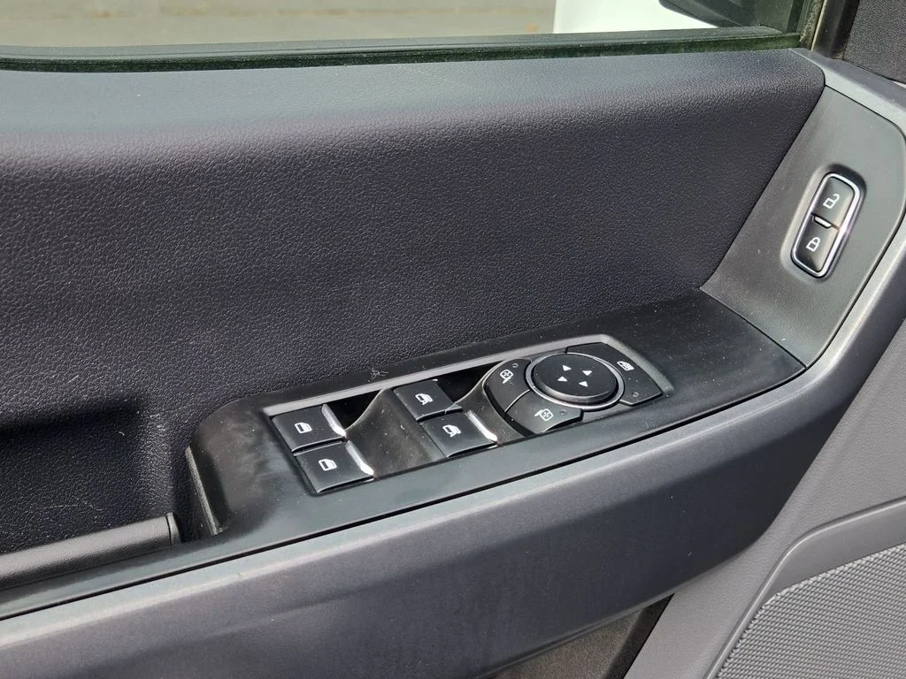 Used 2023 White Ford XLT image 28