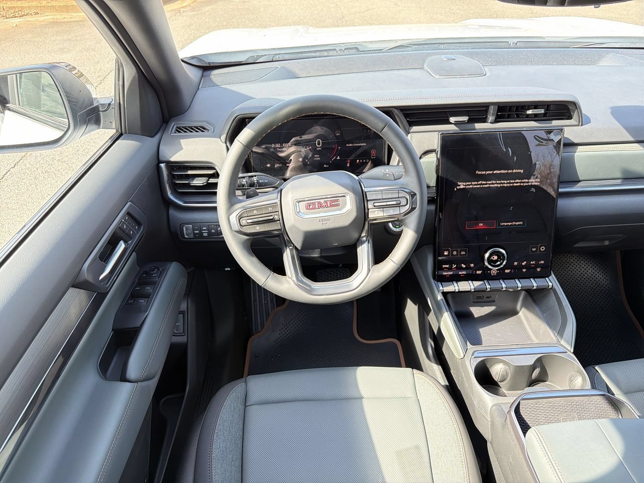 Used 2026 Summit White GMC AT4 image 10