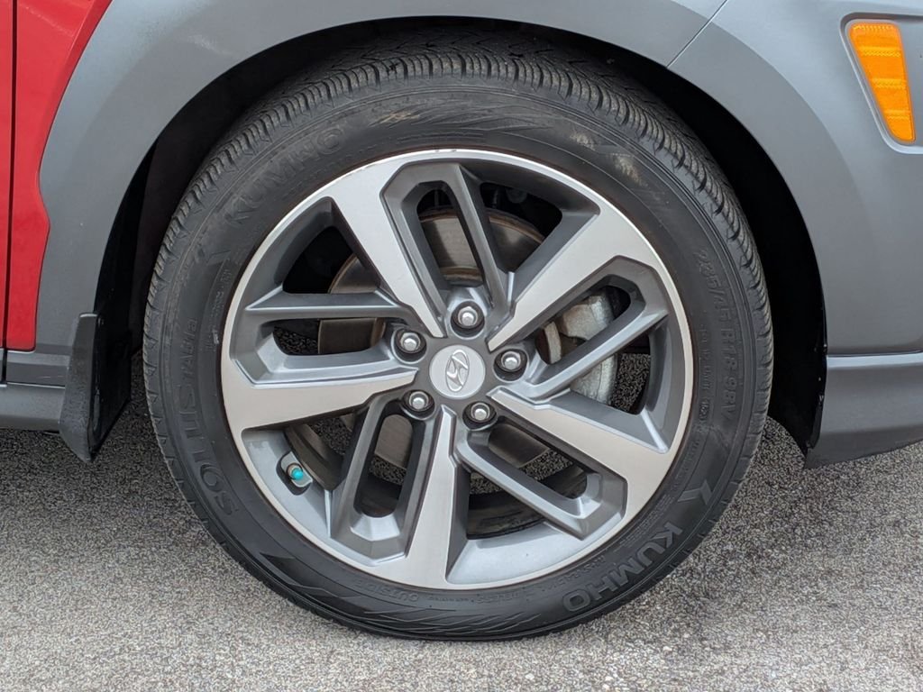 Used 2020 Red Hyundai Ultimate image 9