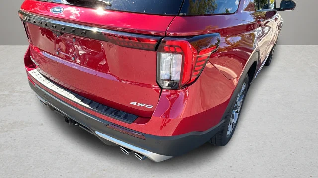 Used 2025 Red Ford Platinum image 41