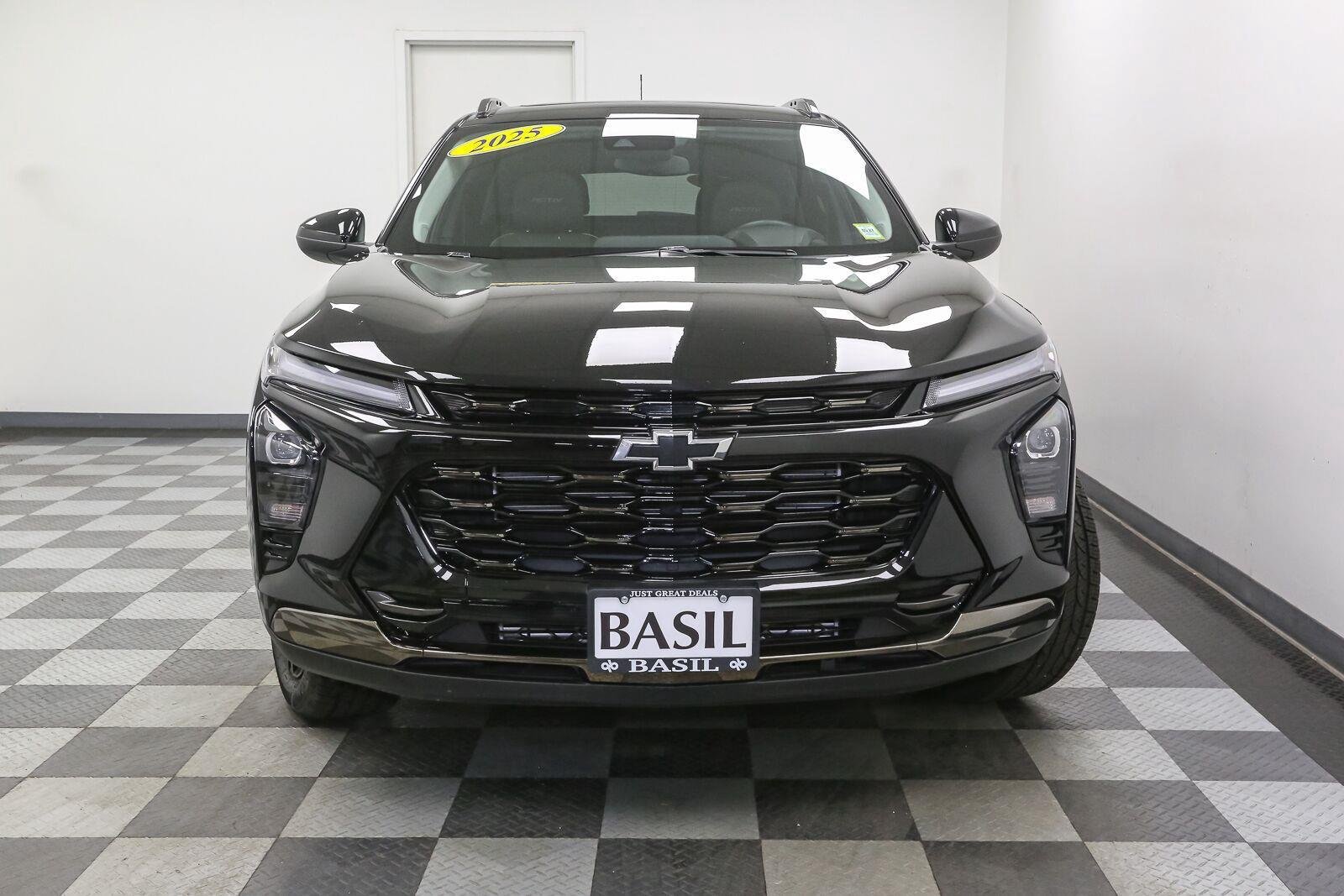 Used 2025 Mosaic Black Metallic Chevrolet ACTIV image 3