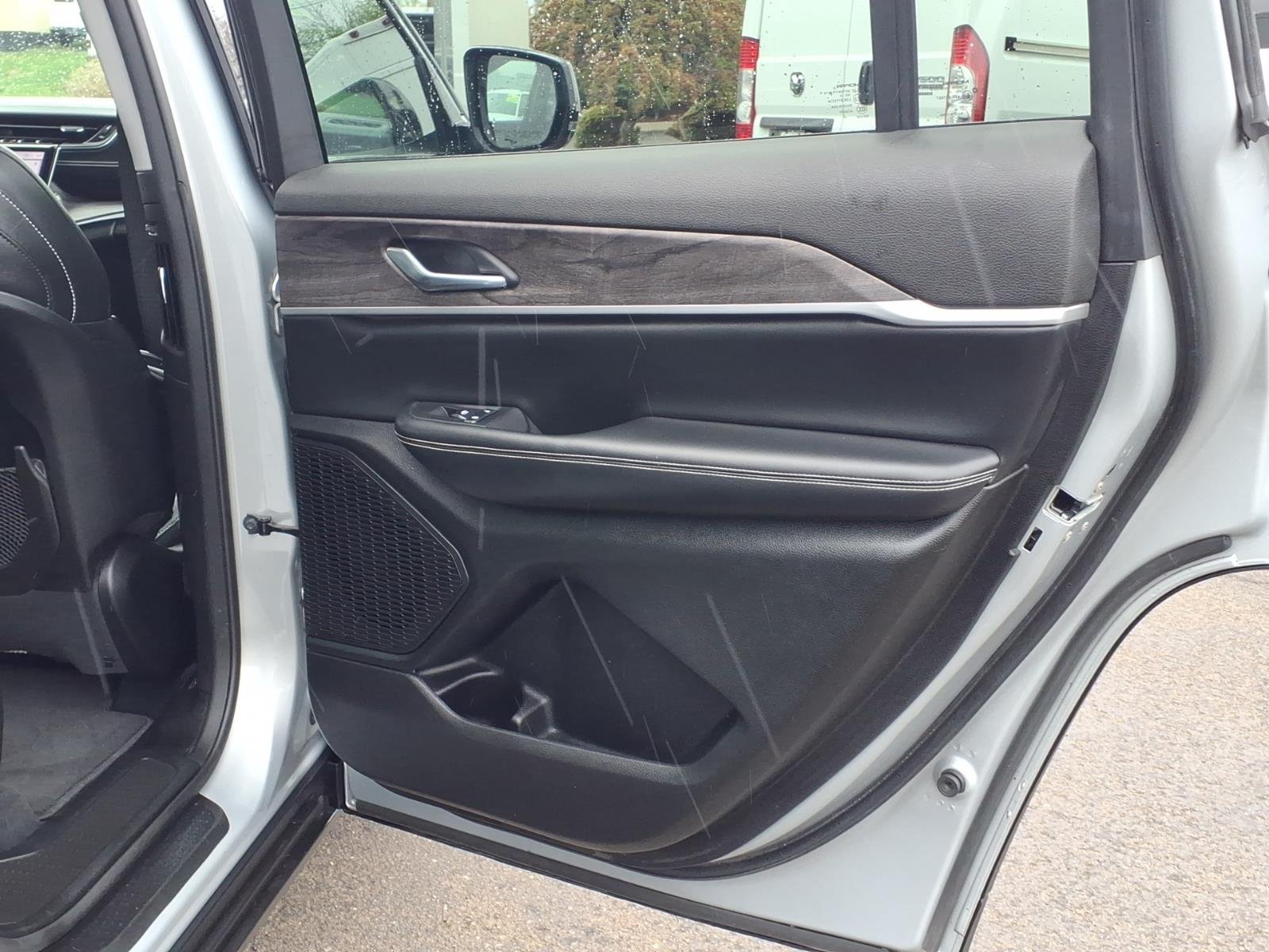 Used 2023 Silver Jeep Limited image 11
